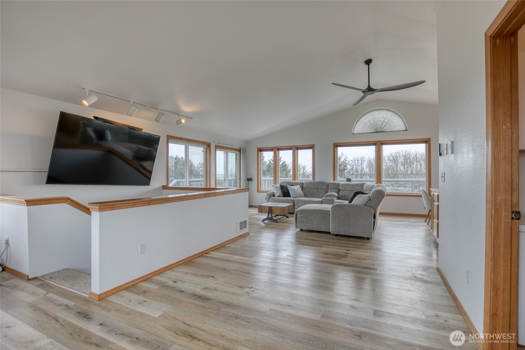 171 Marine View Drive SE