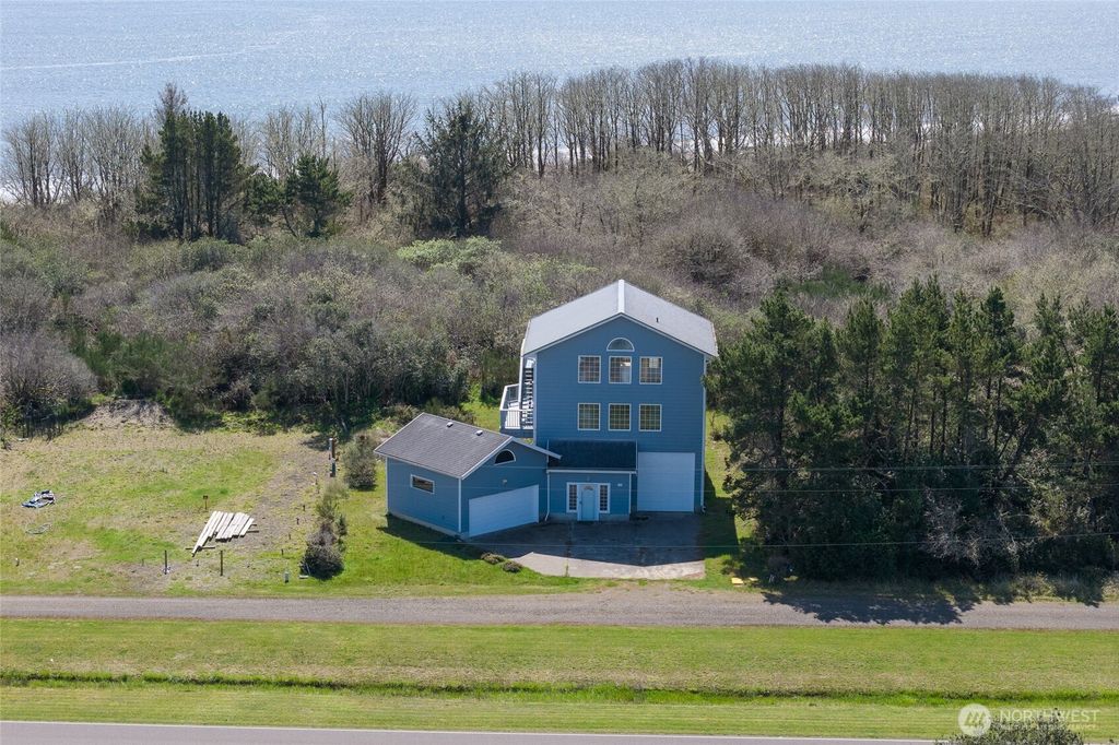 Photo of 171 Marine View Drive SE, Ocean Shores, WA 98569 (MLS # 2507304)
