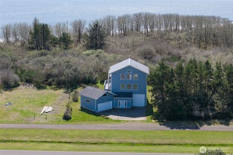 Photo of 171 Marine View Drive SE, Ocean Shores, WA 98569 (MLS # 2507304)