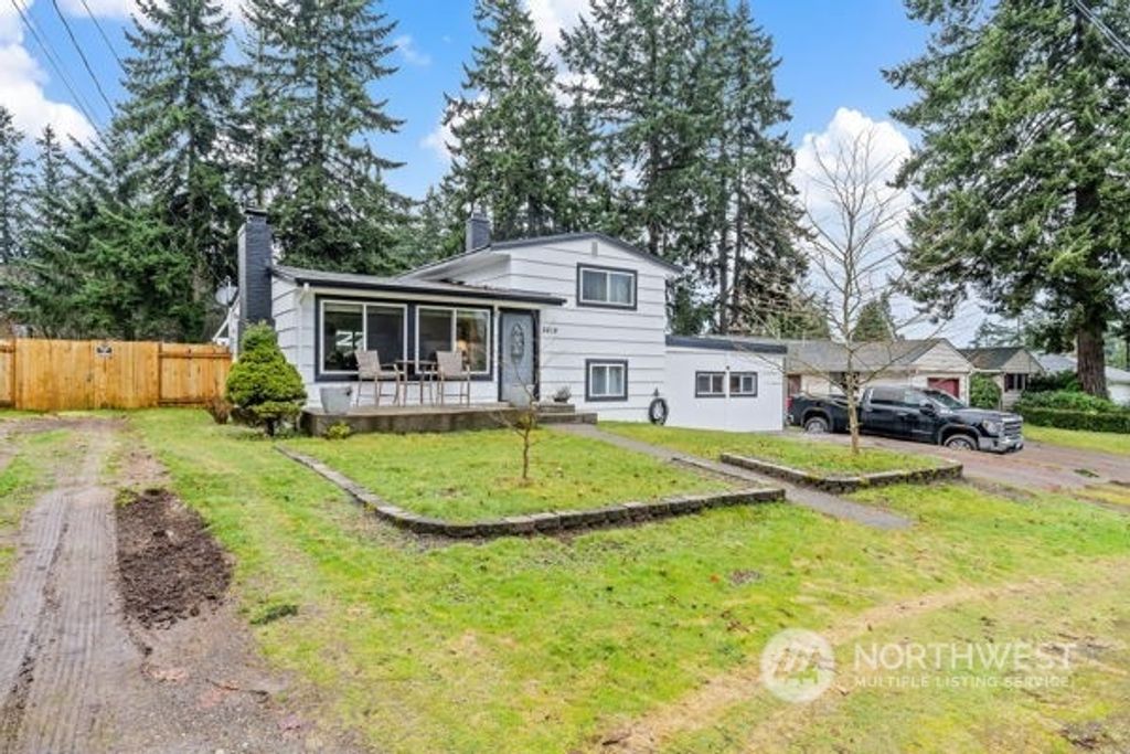 Photo of 2619 S 310th Street, Federal Way, WA 98003 (MLS # 2195418)