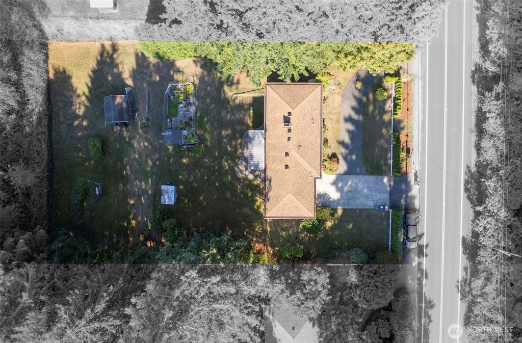 Photo of 5519 116 Avenue NE, Kirkland, WA 98033 (MLS # 2477611)