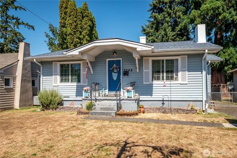 Photo of 2848 Dover Street, Longview, WA 98632 (MLS # 2419650)