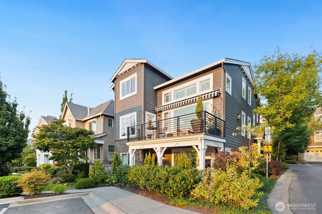 Photo of 425 3rd Lane S, Kirkland, WA 98033 (MLS # 2431804)