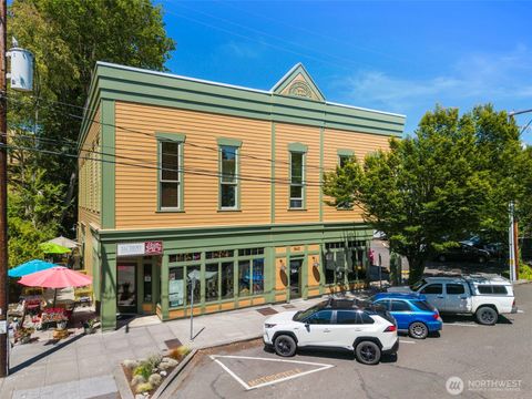 Photo of 842 Washington Street #203, Port Townsend, WA 98368 (MLS # 2416125)