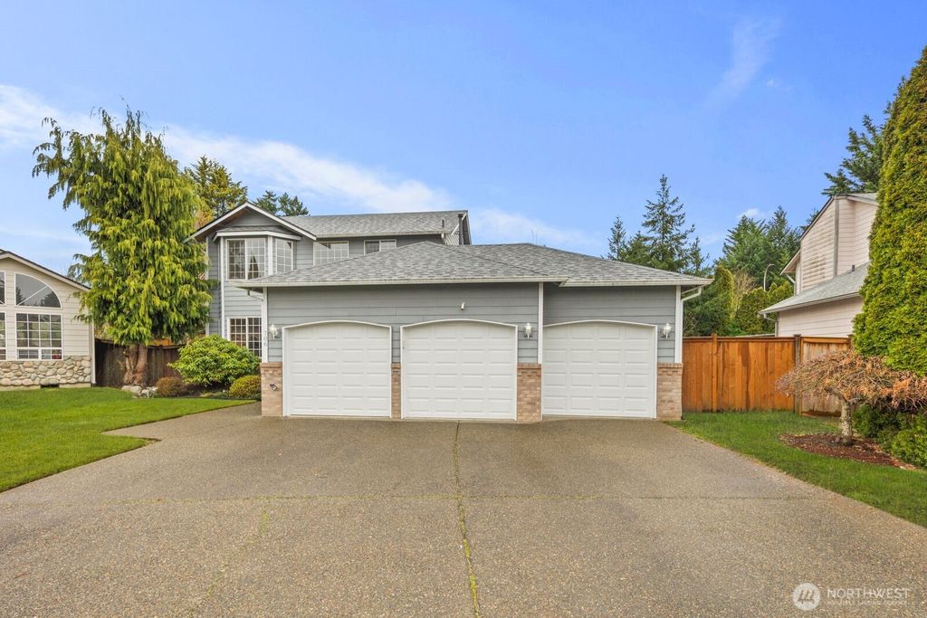 Photo of 706 Bremerton Place NE, Renton, WA 98059 (MLS # 2469407)