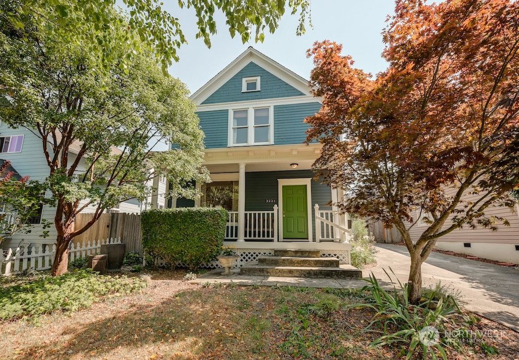 Photo of 3221 Hoyt Avenue, Everett, WA 98201 (MLS # 2156334)