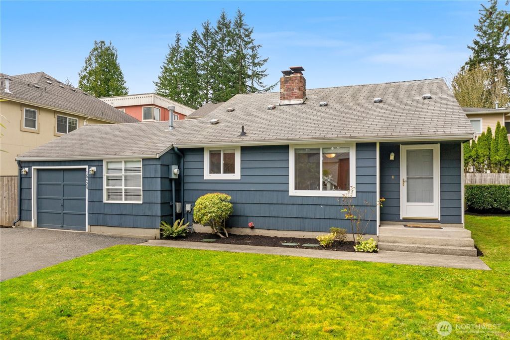 Photo of 16424 NE 40th Street, Redmond, WA 98052 (MLS # 2503004)