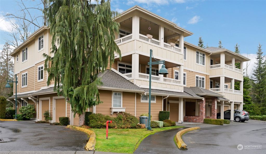 Photo of 23932 NE 115th Lane #204, Redmond, WA 98053 (MLS # 2022105)