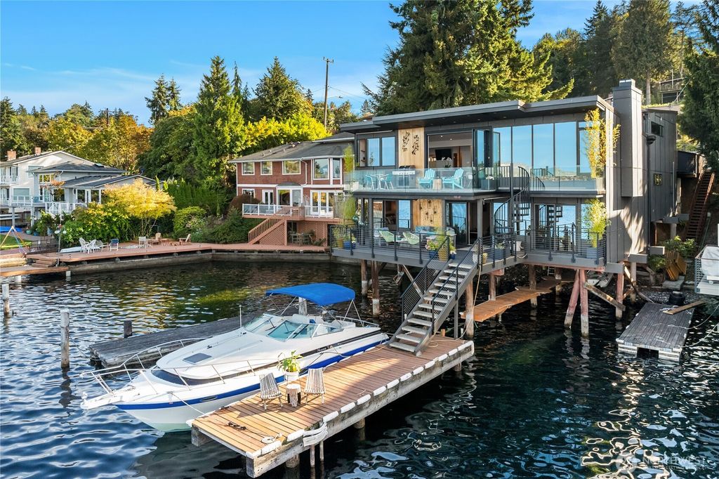 Photo of 9924 Rainier Avenue S, Seattle, WA 98118 (MLS # 2428986)