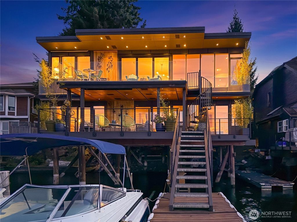 Photo of 9924 Rainier Avenue S, Seattle, WA 98118 (MLS # 2428986)