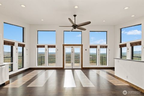 Photo of 1171 Sage Hills Drive, Ellensburg, WA 98926 (MLS # 2528545)