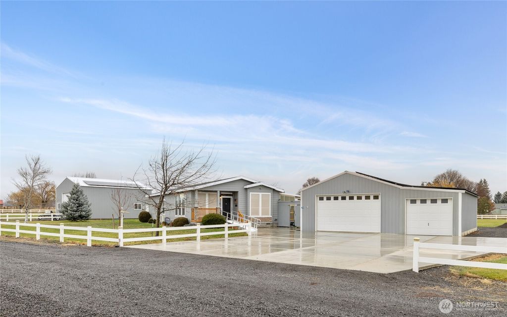 Photo of 2900 E Judge Ronald Road, Ellensburg, WA 98926 (MLS # 2459988)