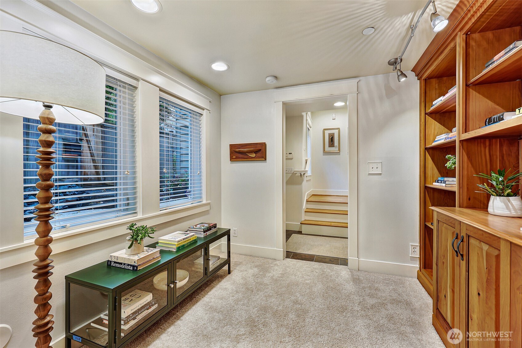 919 Belmont Avenue E