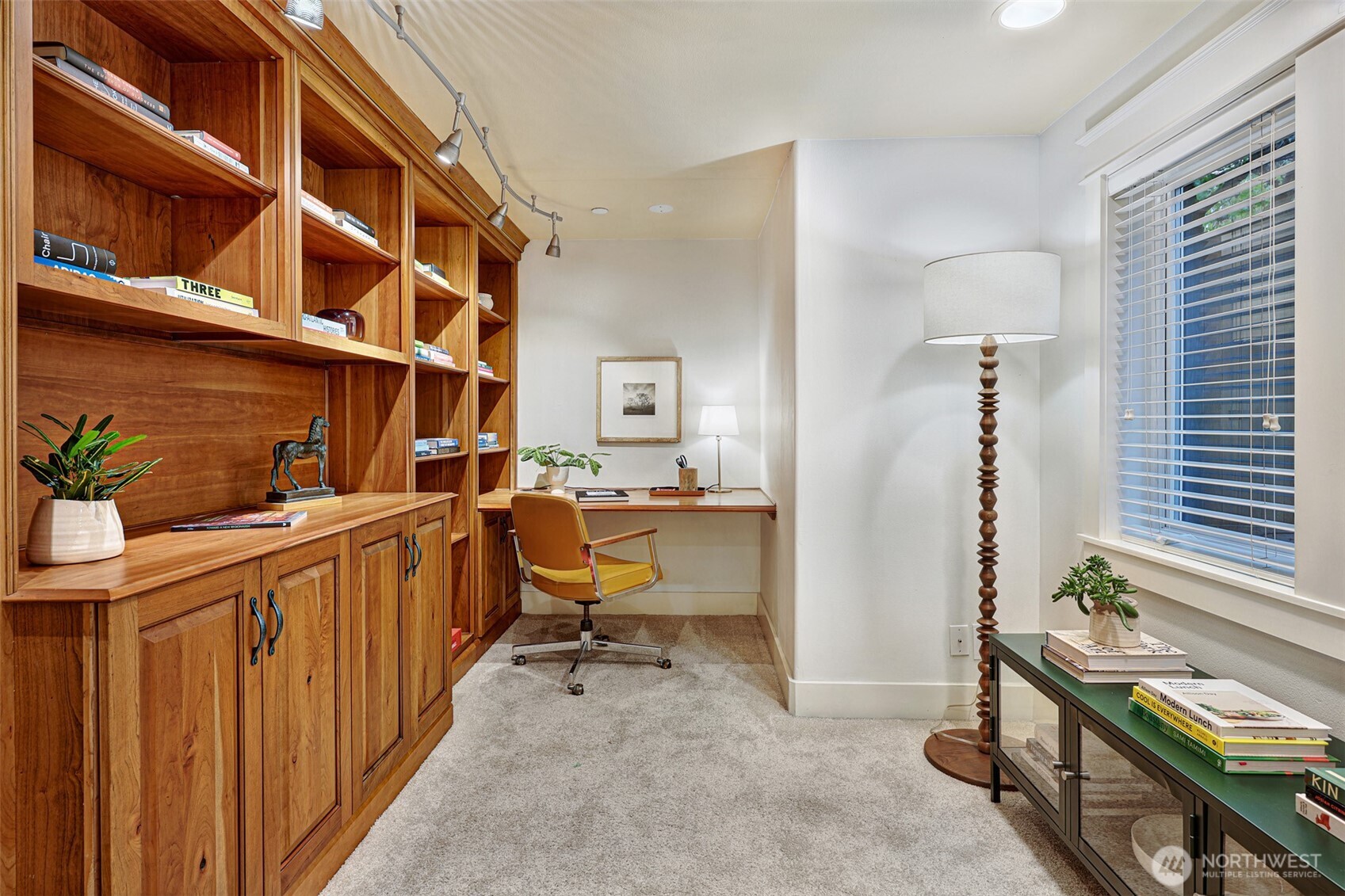 919 Belmont Avenue E