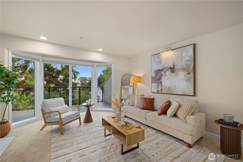 Photo of 520 4th Street #31, Kirkland, WA 98033 (MLS # 2421019)