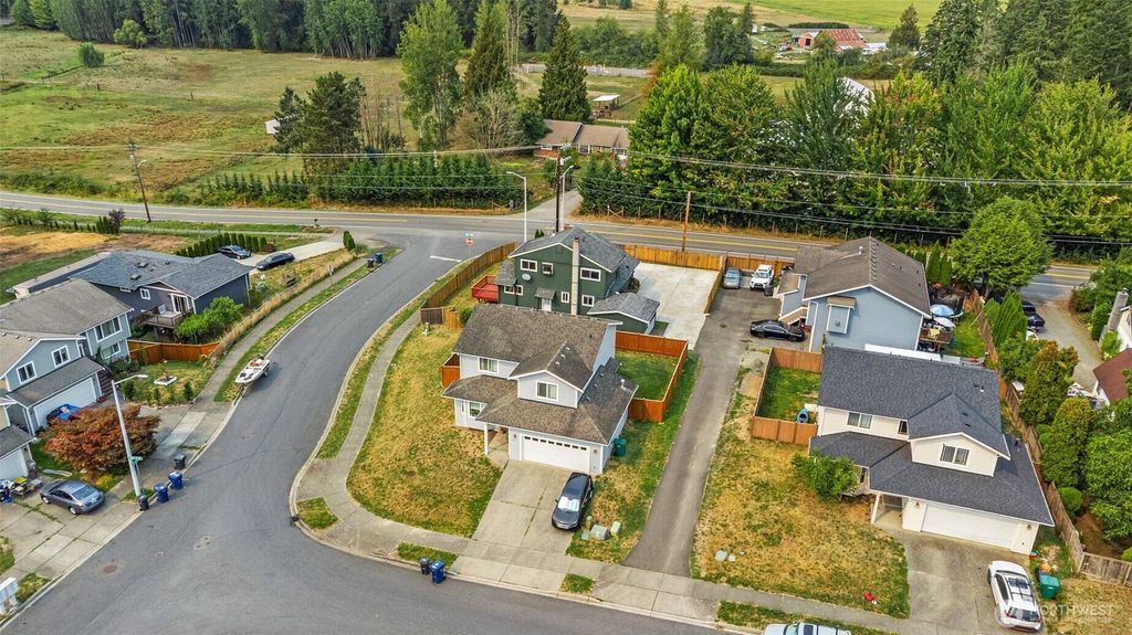 Photo of 6215 107th Place NE, Marysville, WA 98270 (MLS # 2430034)