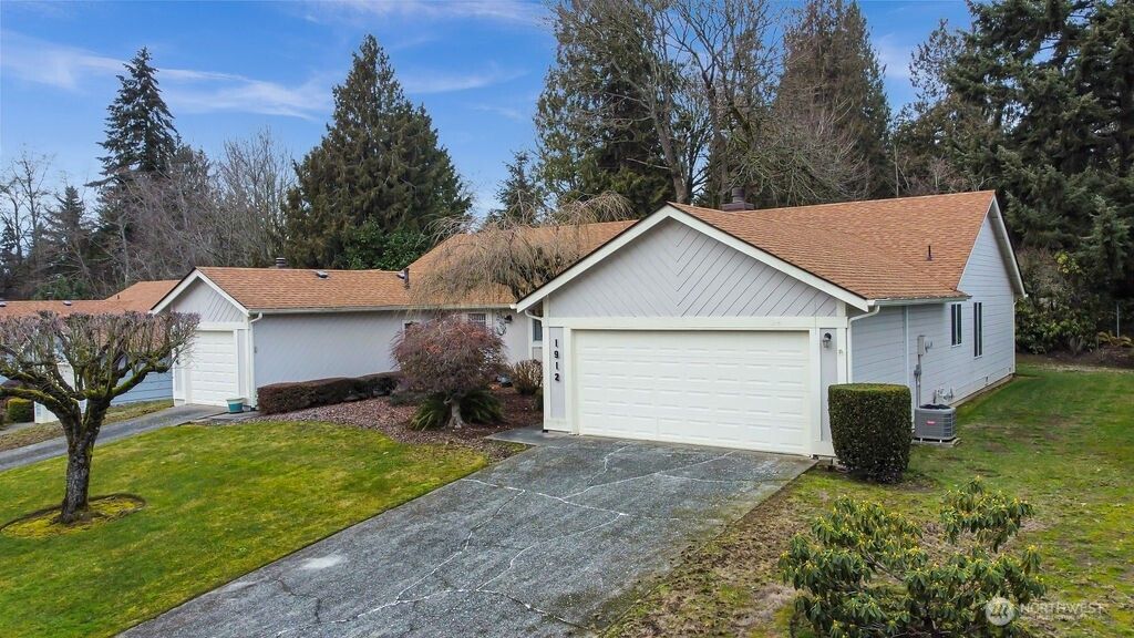 Photo of 1912 SW 307th Street #B21, Federal Way, WA 98023 (MLS # 2334290)