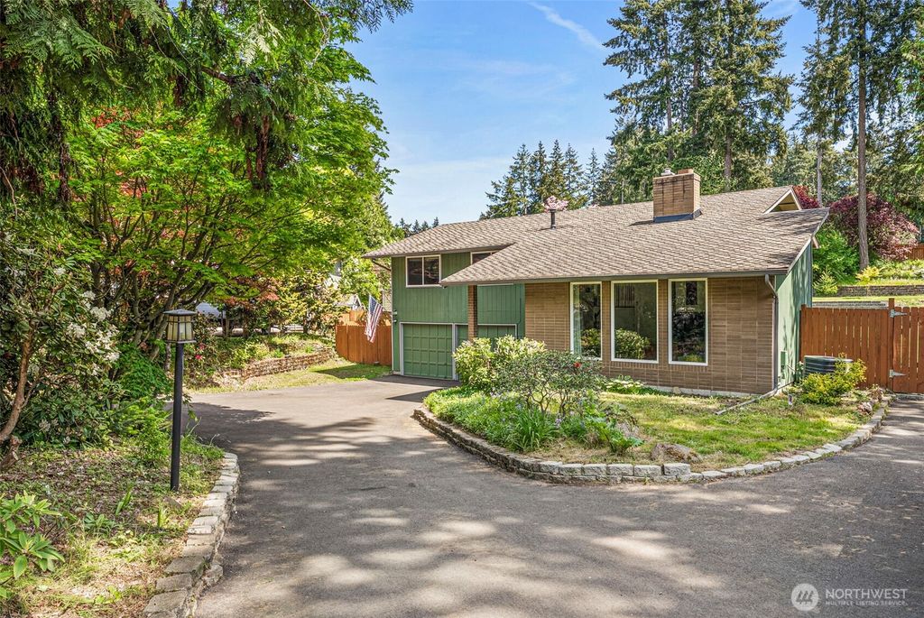 Photo of 12813 Military Road E, Puyallup, WA 98374 (MLS # 2520029)