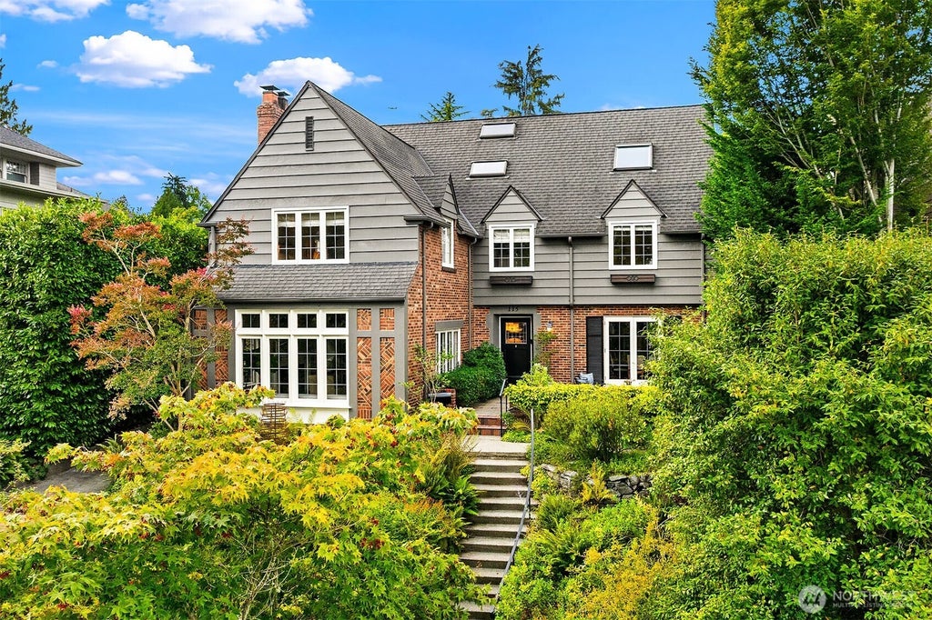 Photo of 115 Dorffel Drive E, Seattle, WA 98112 (MLS # 2585887)