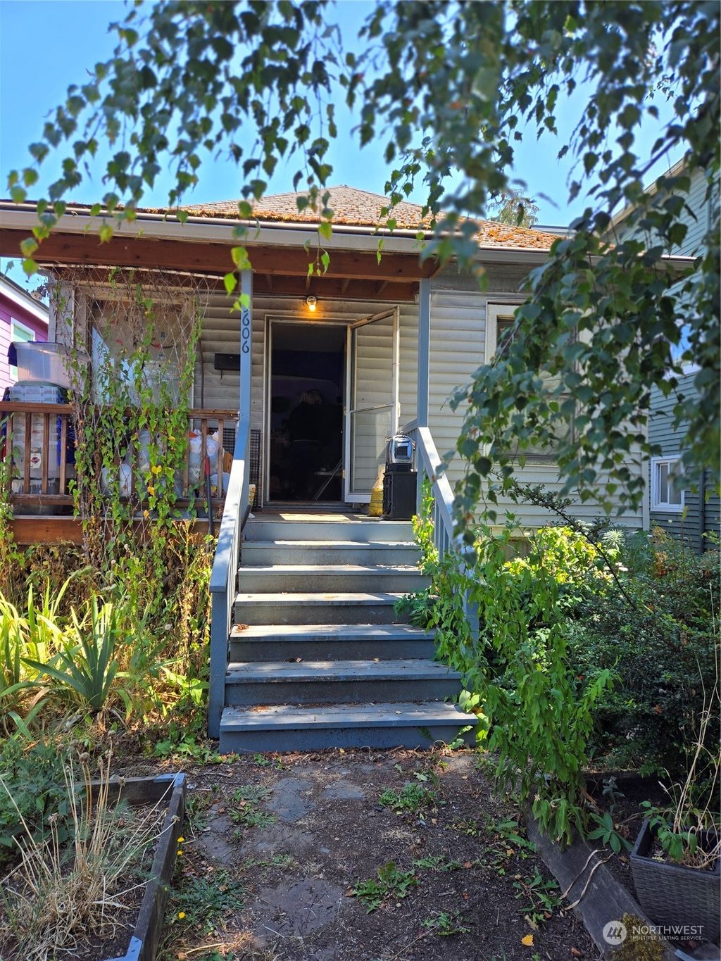 Photo of 5606 11th Avenue NE, Seattle, WA 98105 (MLS # 2274188)