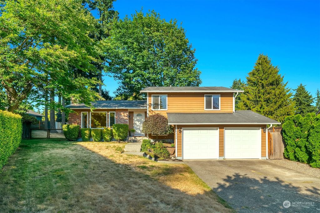Photo of 13436 90th Place NE, Kirkland, WA 98034 (MLS # 2135734)
