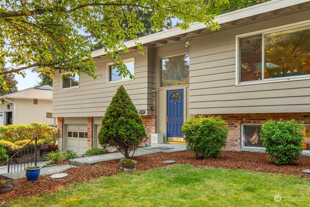 Photo of 5019 117th Avenue SE, Bellevue, WA 98006 (MLS # 2287426)