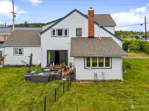 A home in Hoquiam