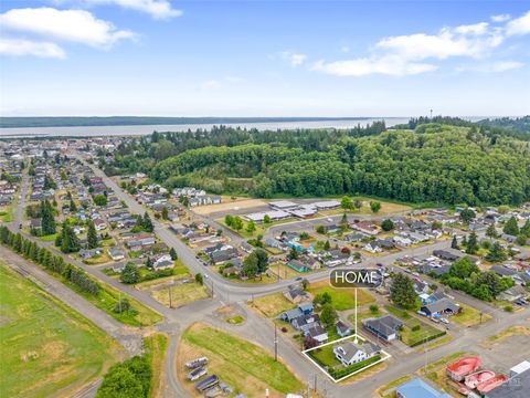 A home in Hoquiam