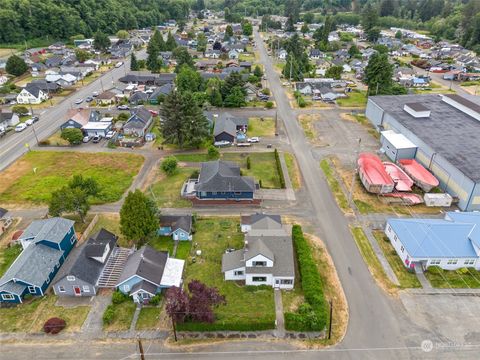 A home in Hoquiam