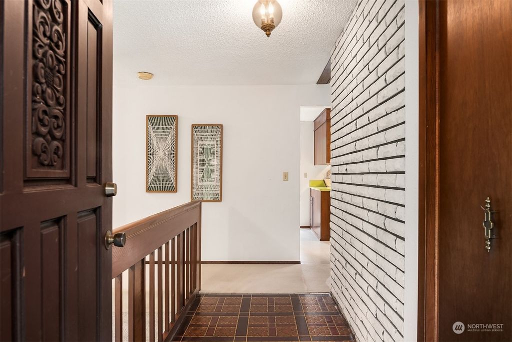 Photo of 21211 SE 39th Street, Sammamish, WA 98075 (MLS # 2221249)