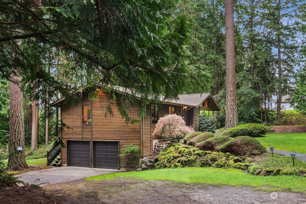 Photo of 21211 SE 39th Street, Sammamish, WA 98075 (MLS # 2221249)