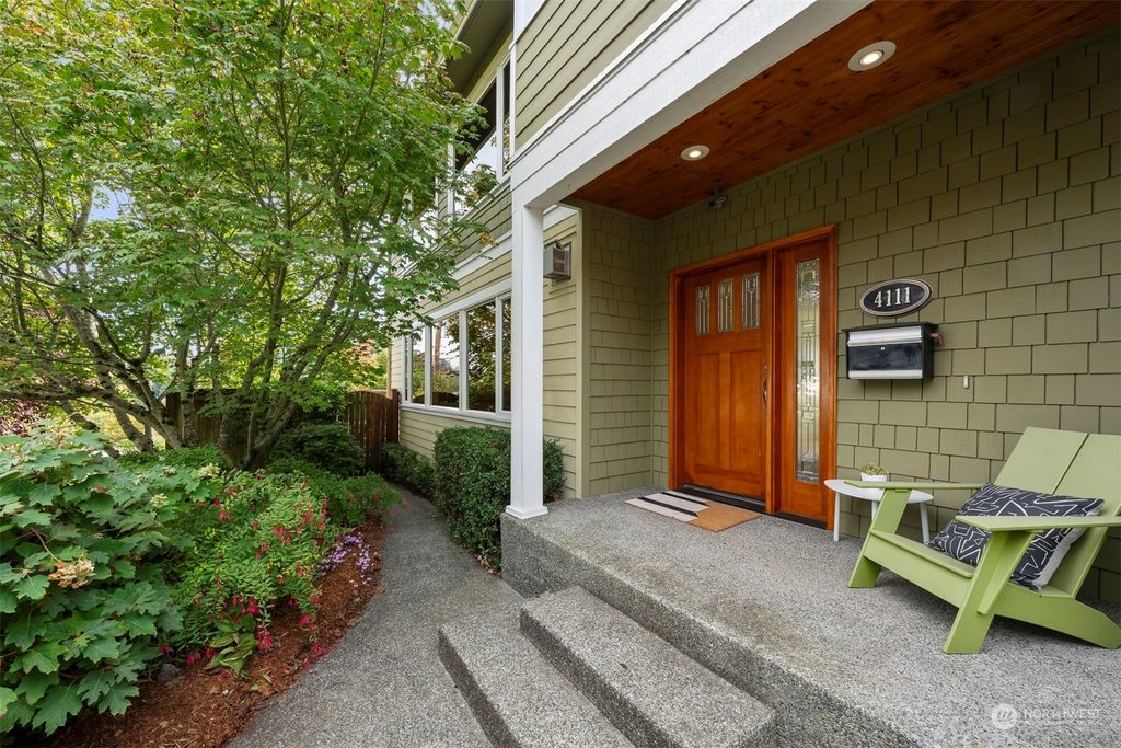 Photo of 4111 SW Dawson Street, Seattle, WA 98136 (MLS # 2289880)