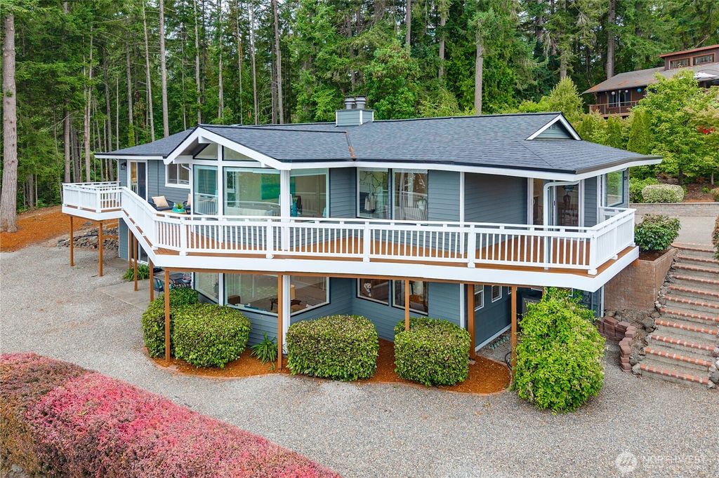 Photo of 13214 Emerald Drive NW, Gig Harbor, WA 98329 (MLS # 2545280)