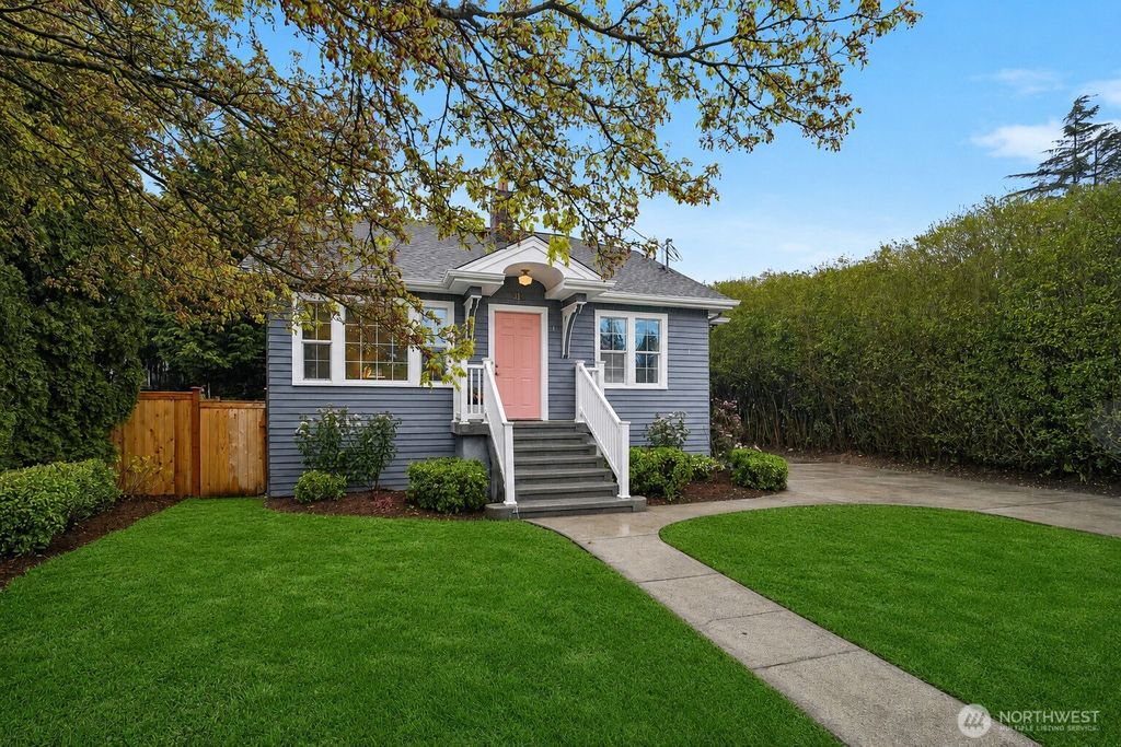 Photo of 314 N 117th Street, Seattle, WA 98133 (MLS # 2524060)