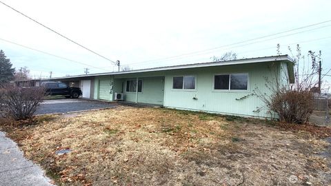 Photo of 8910 Travis Drive, Moses Lake, WA 98837 (MLS # 2458430)