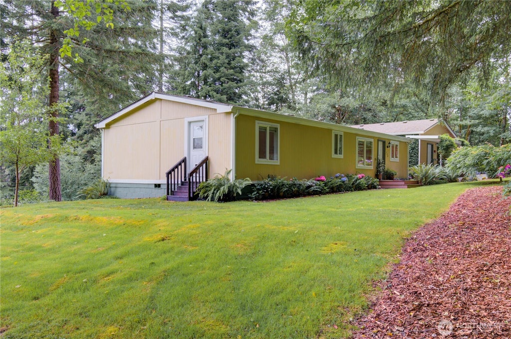Photo of 140 Leland Road, Longview, WA 98632 (MLS # 2553056)