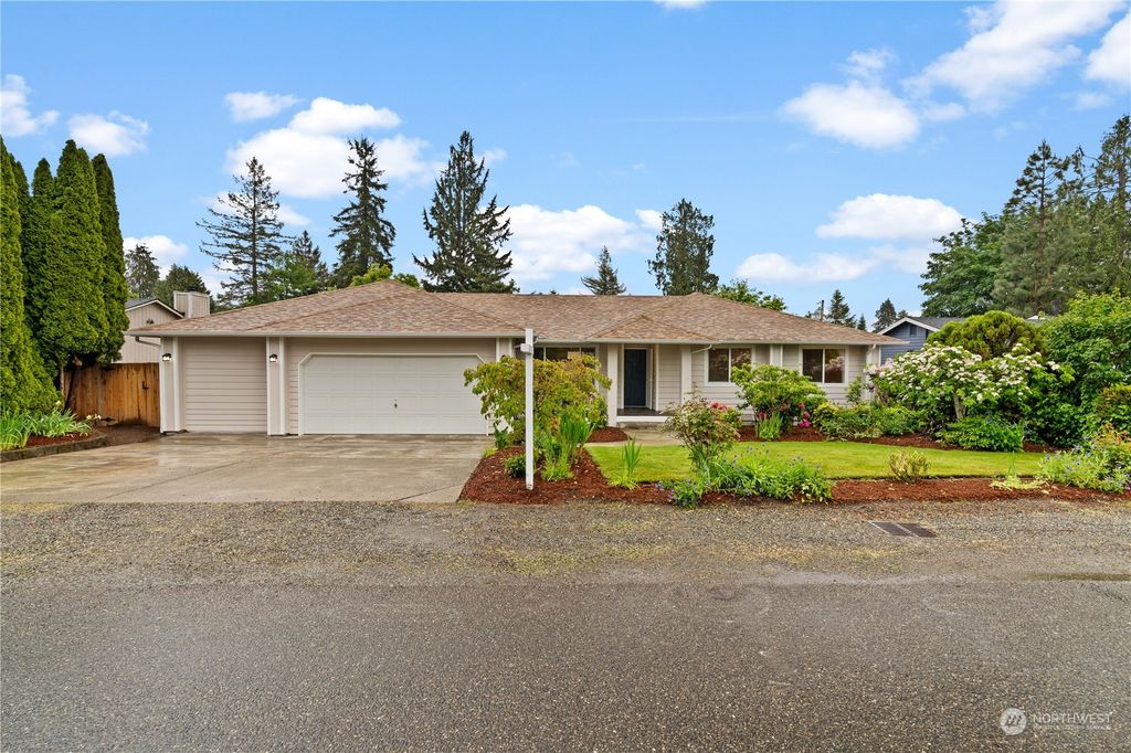 Photo of 22007 SE 268th Street, Maple Valley, WA 98038 (MLS # 2240266)