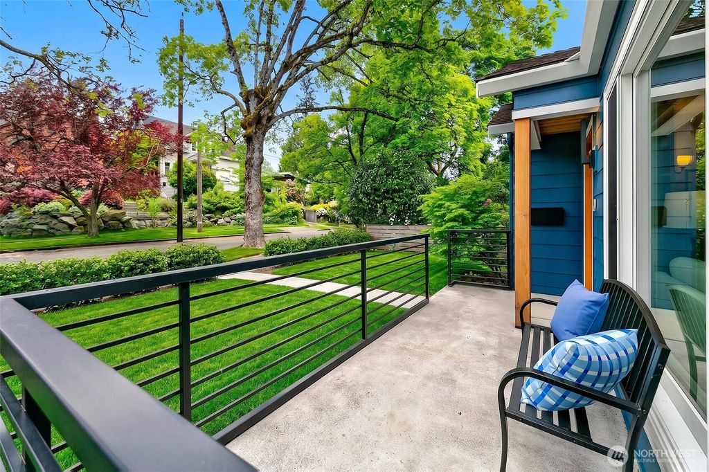 Photo of 5232 38th Avenue NE, Seattle, WA 98105 (MLS # 2519315)
