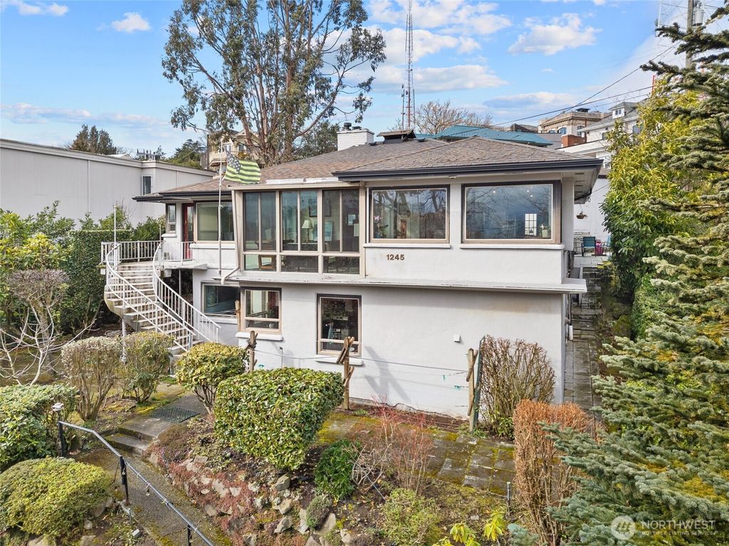 Photo of 1245 Bigelow Ave Ave N, Seattle, WA 98109 (MLS # 2334038)
