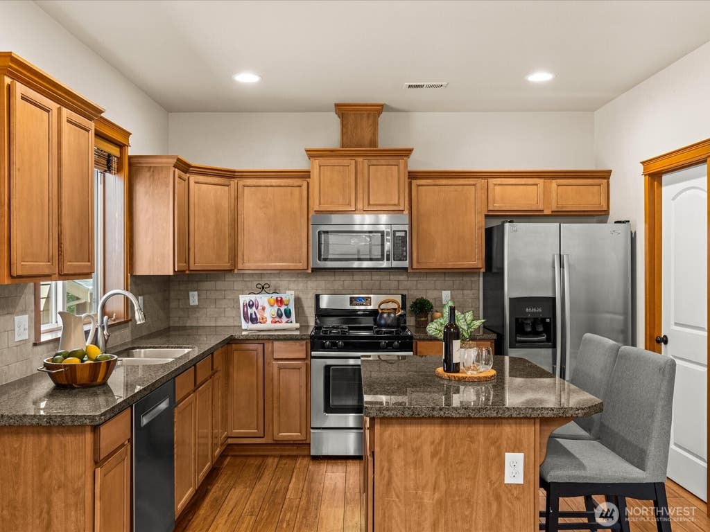 Photo of 103 162nd Place SE, Bothell, WA 98012 (MLS # 2574994)