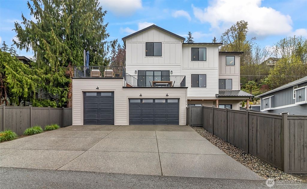 Photo of 914 6th Street, Mukilteo, WA 98275 (MLS # 2508670)