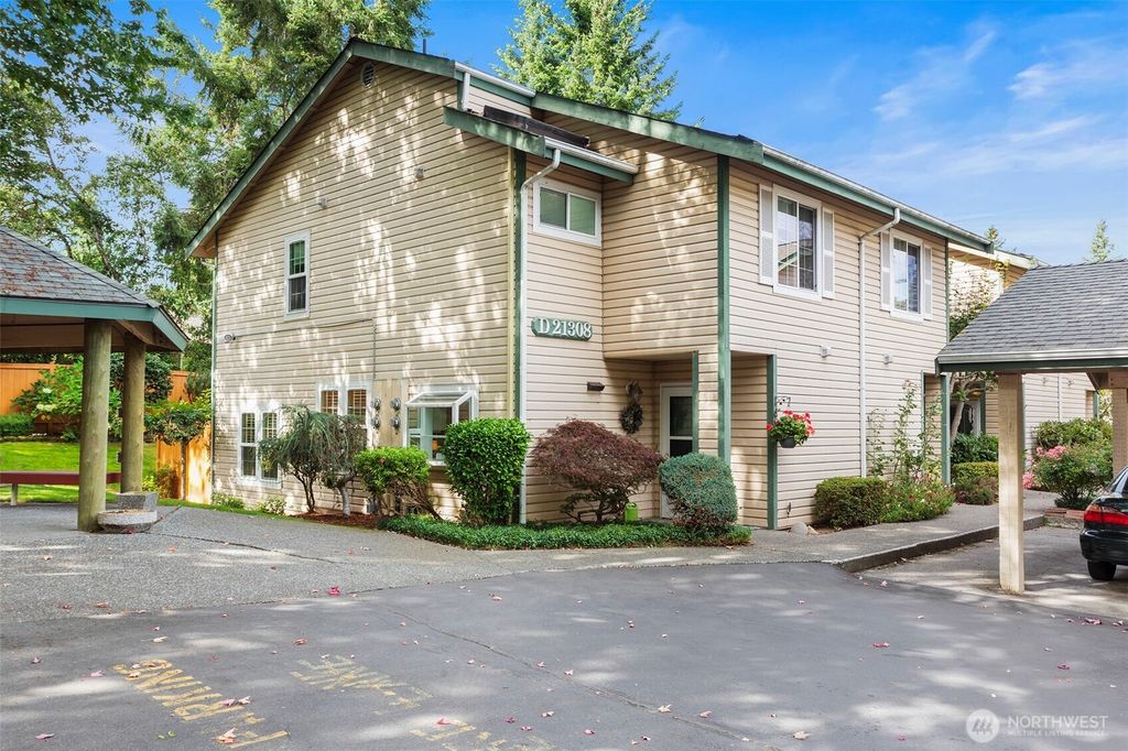 Photo of 21308 48th Avenue W #D1, Mountlake Terrace, WA 98043 (MLS # 2439139)