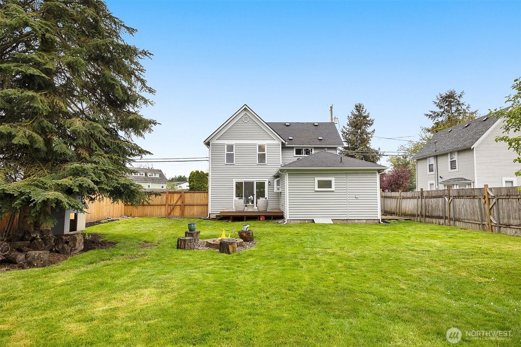 Photo of 123 Lincoln Avenue, Snohomish, WA 98290 (MLS # 2367196)