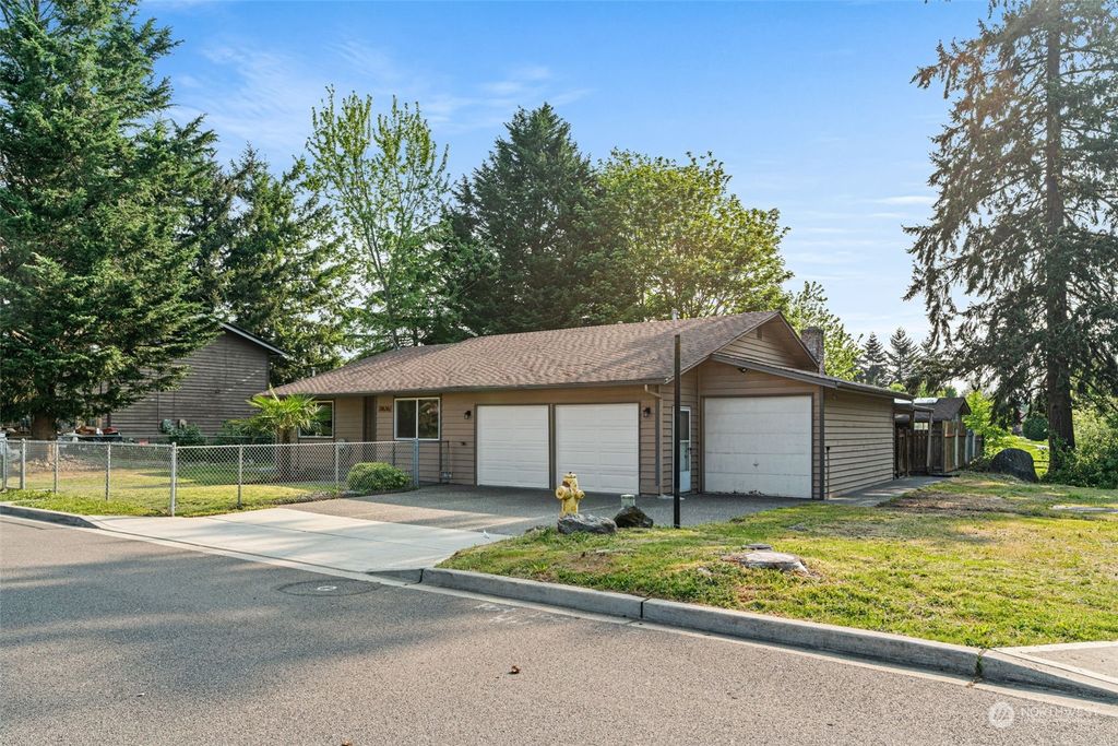 Photo of 31636 122nd Avenue SE, Auburn, WA 98092 (MLS # 2069814)