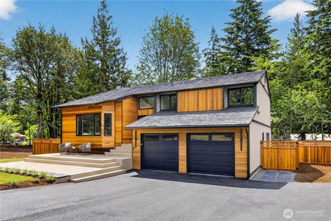 Photo of 17409 NE 136th Street, Redmond, WA 98052 (MLS # 2534633)