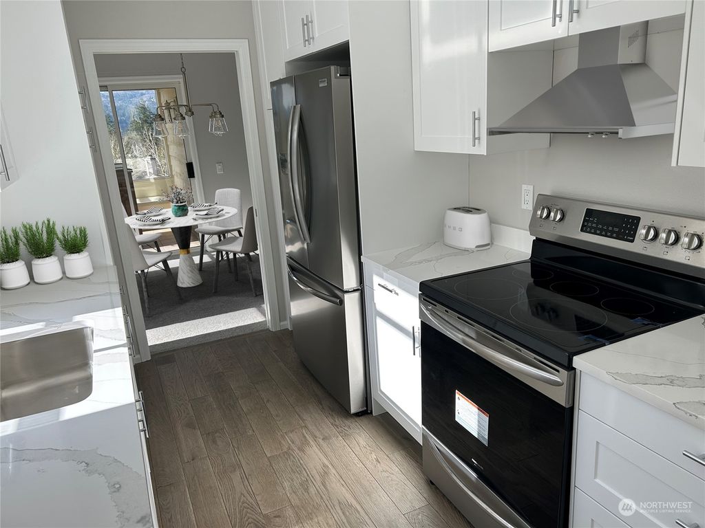 Photo of 22533 42nd Court SE, Issaquah, WA 98029 (MLS # 2046958)