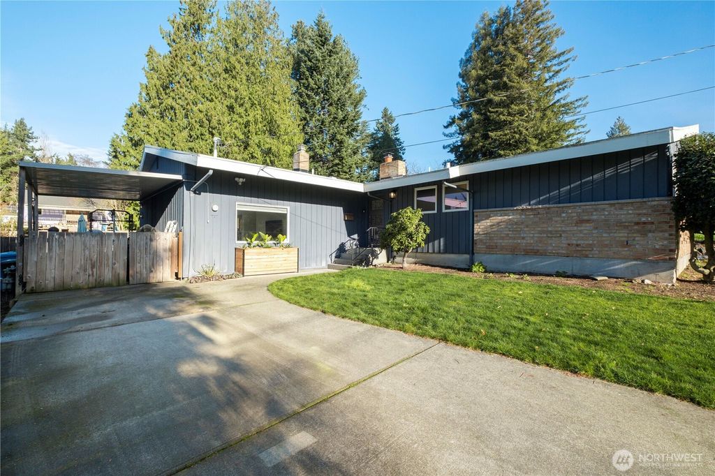Photo of 310 NE 161st Street, Shoreline, WA 98155 (MLS # 2461298)