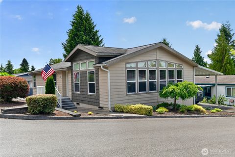 Photo of 1427 100th Street SW #129, Everett, WA 98204 (MLS # 2546678)