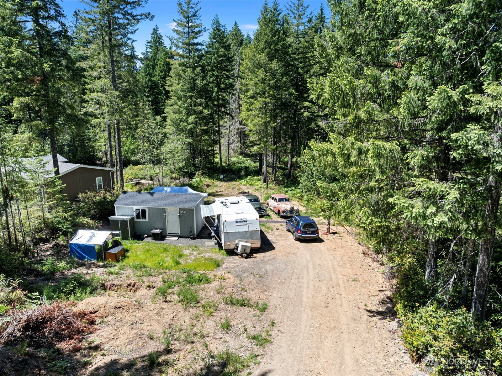 41 NE Creekview Place