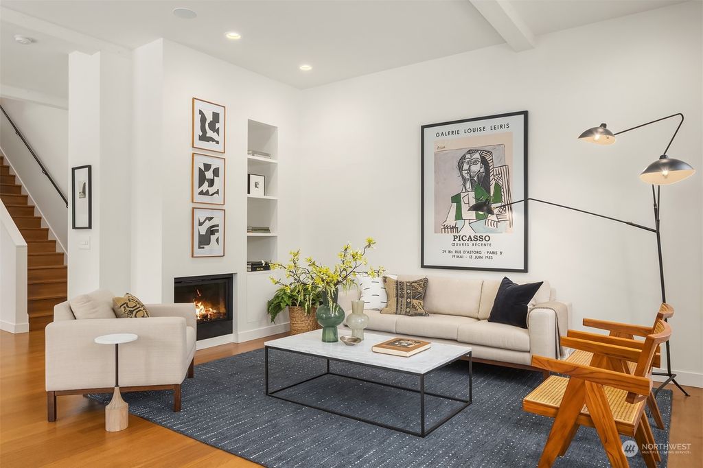 Photo of 201 29th Avenue E, Seattle, WA 98112 (MLS # 2066913)